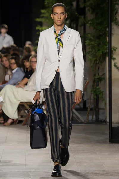Look 33
